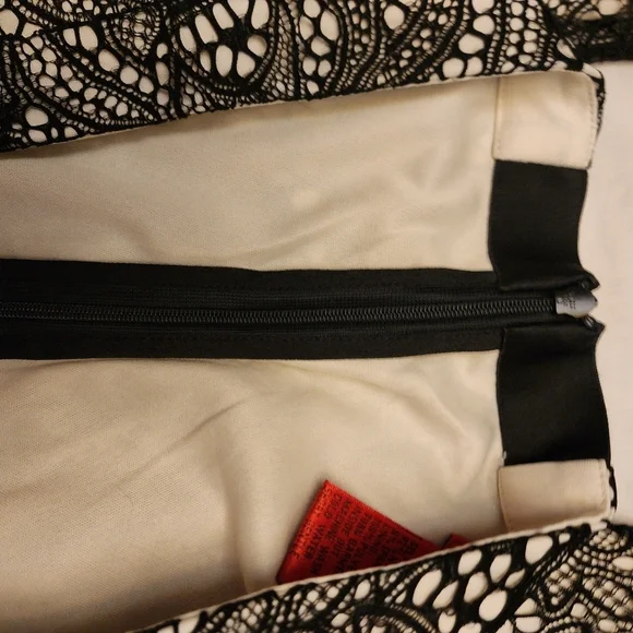 V Cristina brand black lace, nude lined. Wide leg pants sz 12 - Picture 4 of 8